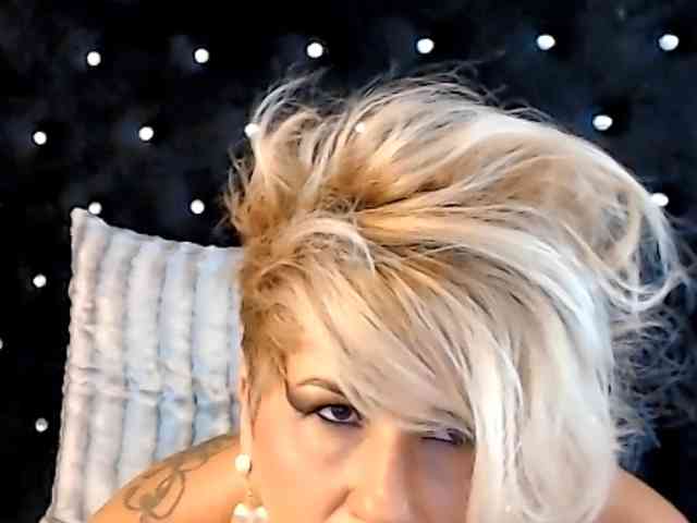 InannaIshtar1 webcam