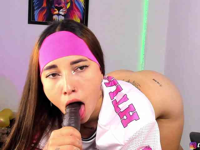 Lucyy-Rose webcam