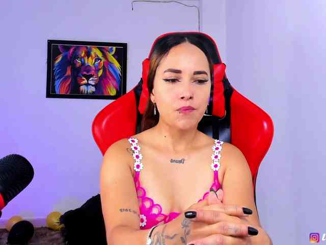 Lucyy-Rose Live Webcam on BongaCams