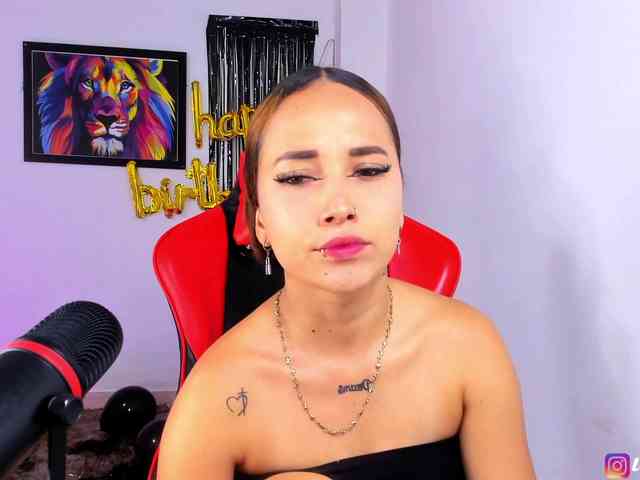 Lucyy-Rose webcam