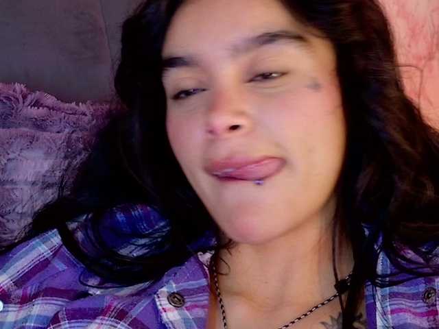 laurencamila1 live cam on BongaCams
