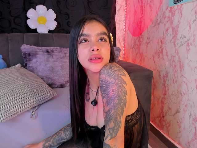 laurencamila1 live cam on BongaCams