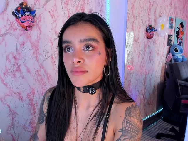 laurencamila1 live cam on BongaCams