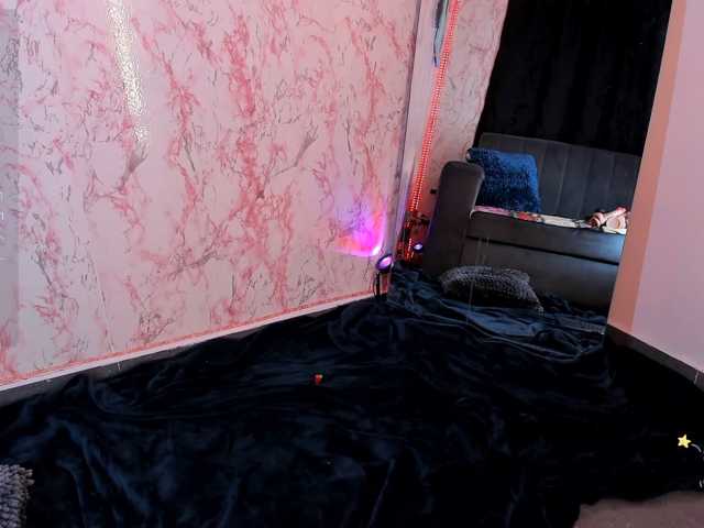 laurencamila1 live cam on BongaCams