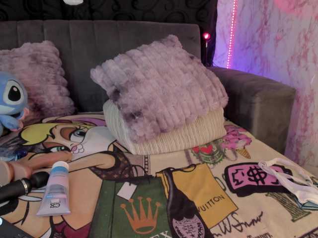 laurencamila1 live cam on BongaCams