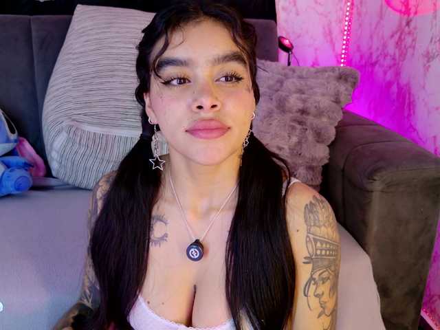 laurencamila1 live cam on BongaCams