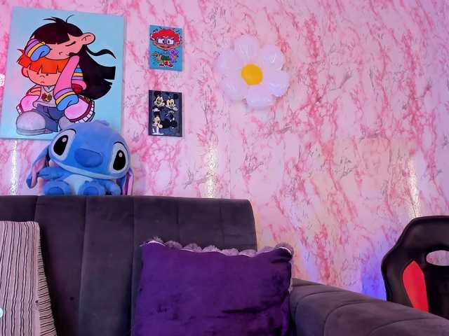 laurencamila1 live cam on BongaCams