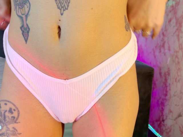 laurencamila1 live cam on BongaCams