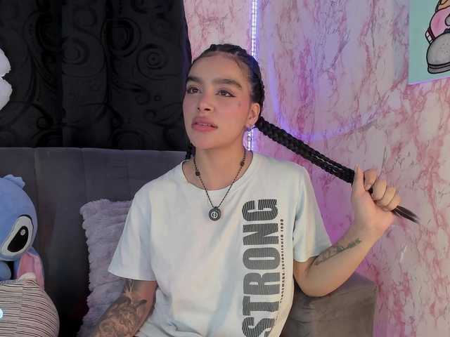 laurencamila1 live cam on BongaCams