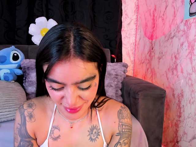 laurencamila1 live cam on BongaCams