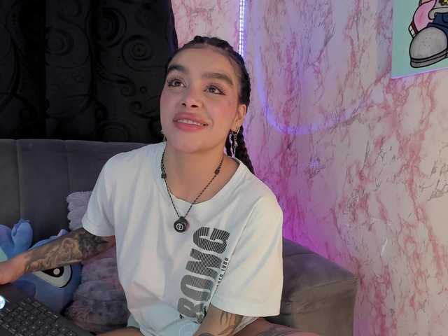 laurencamila1 live cam on BongaCams