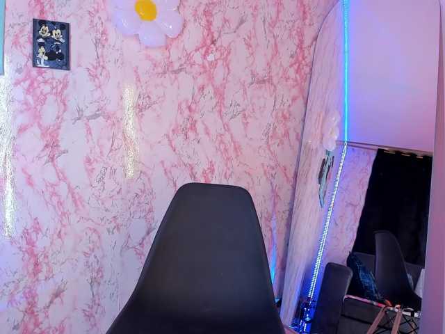 laurencamila1 live cam preview