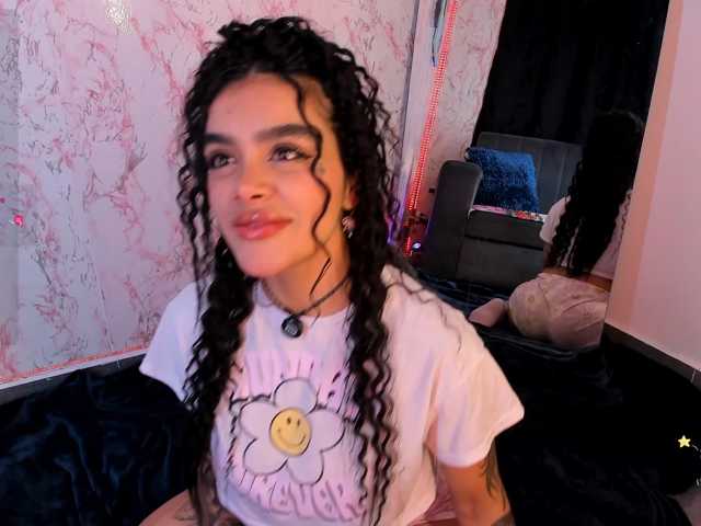 laurencamila1 live cam on BongaCams