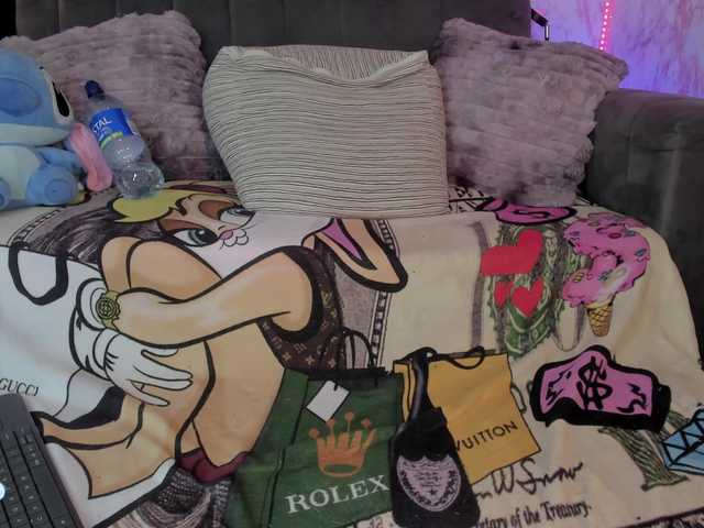 laurencamila1 live cam on BongaCams
