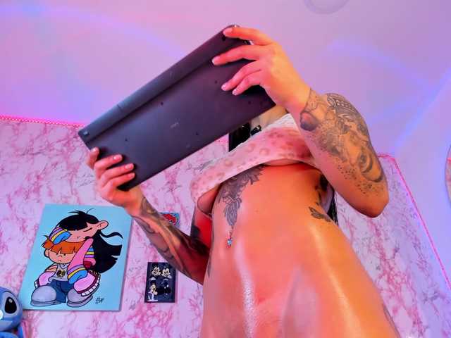 laurencamila1 live cam on BongaCams