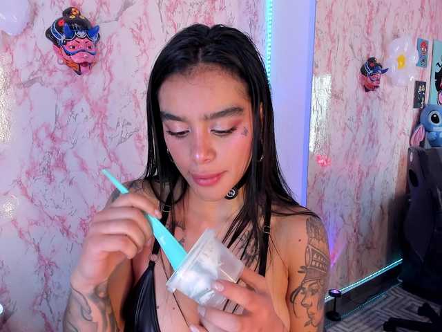 laurencamila1 live cam on BongaCams