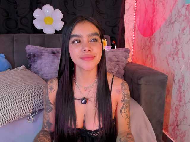 laurencamila1 live cam on BongaCams