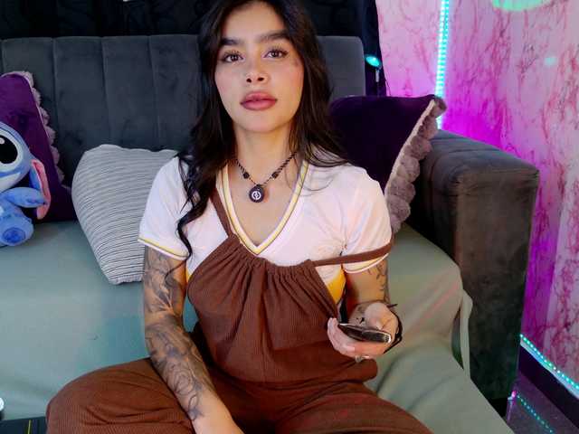 laurencamila1 live cam on BongaCams