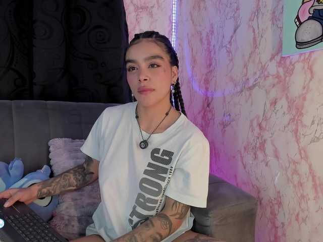laurencamila1 live cam on BongaCams