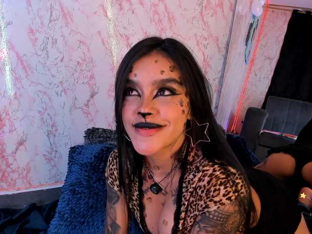 laurencamila1 live cam on BongaCams