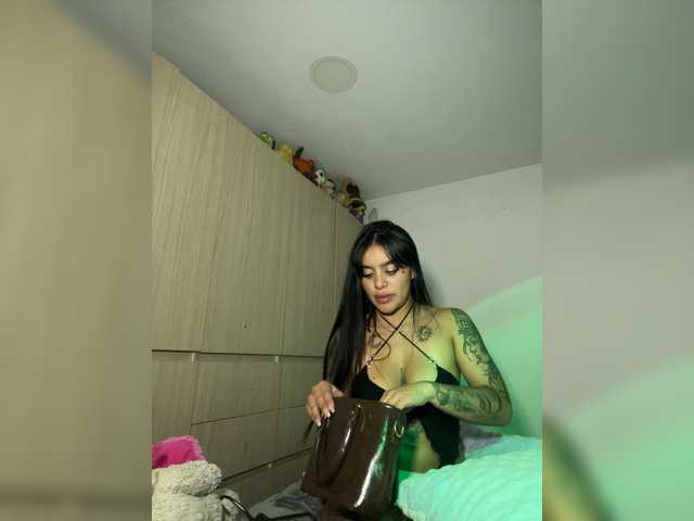 Laurencamila1, 20 y/o - Live Cam on BongaCams