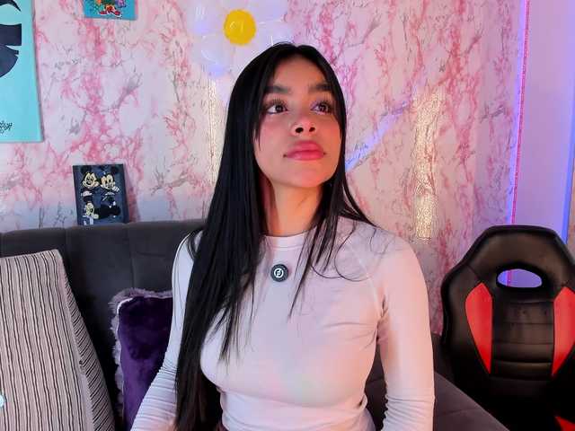laurencamila1 live cam on BongaCams