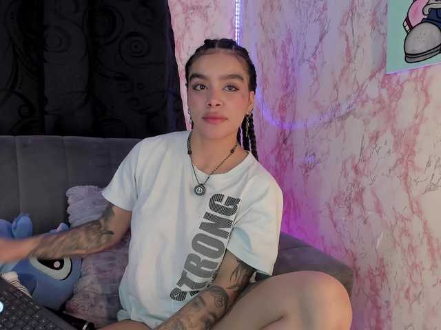 laurencamila1 live cam on BongaCams