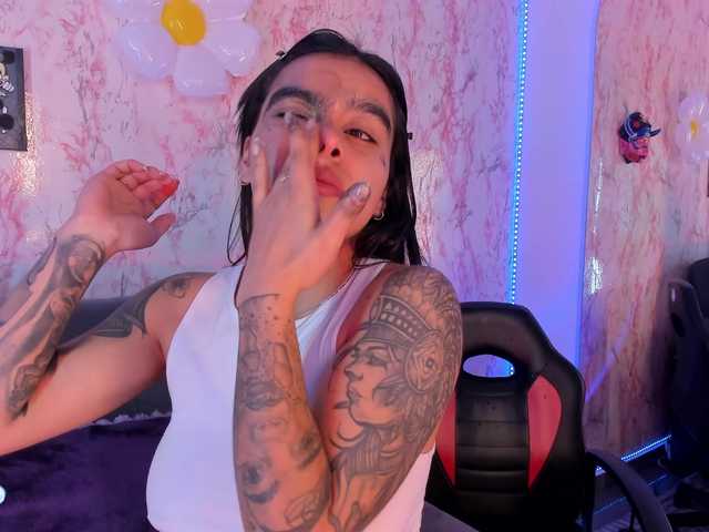 laurencamila1 live cam on BongaCams