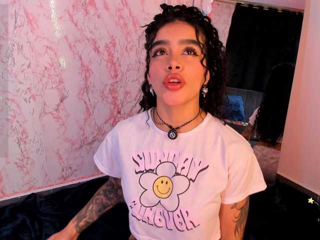 laurencamila1 live cam on BongaCams