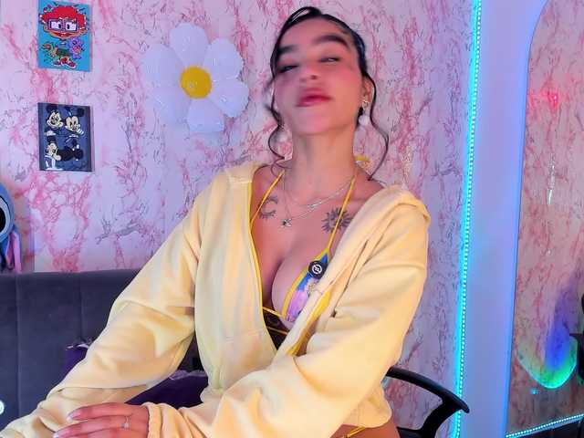 laurencamila1 live cam on BongaCams