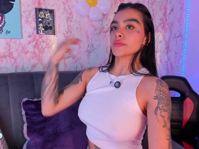 laurencamila1 live cam on BongaCams