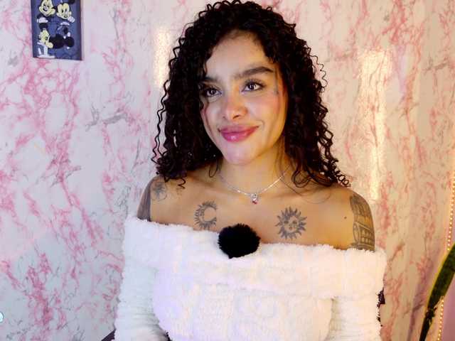 laurencamila1's BongaCams show and profile