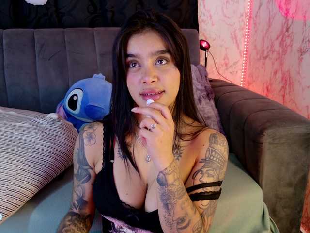 laurencamila1 live cam on BongaCams