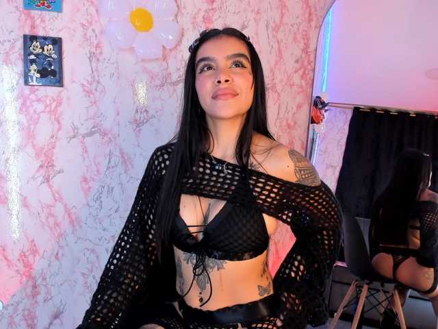 laurencamila1 live cam on BongaCams