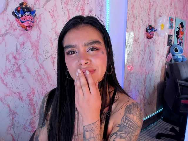 laurencamila1 live cam on BongaCams