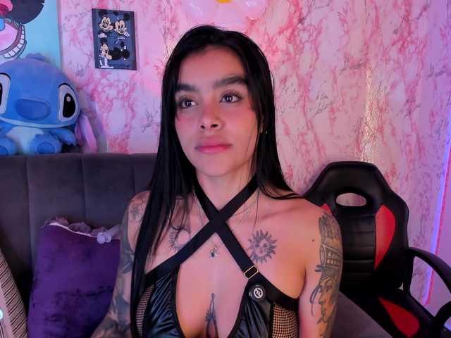 laurencamila1 live cam on BongaCams
