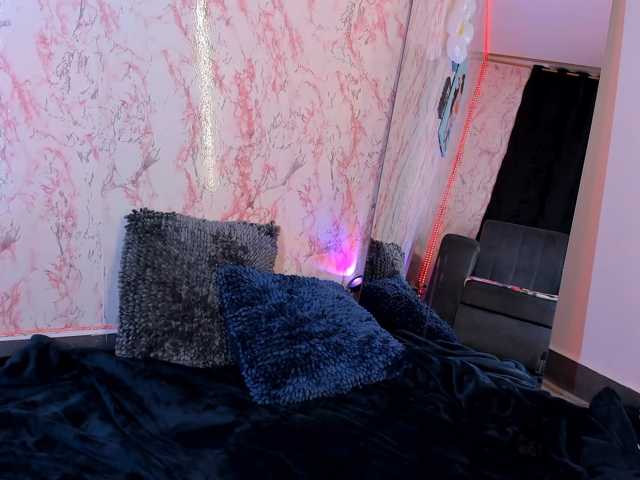 laurencamila1 live cam on BongaCams
