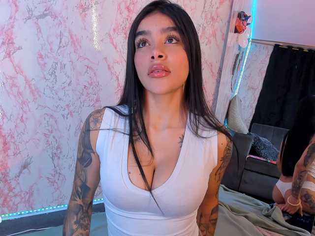 laurencamila1 live cam on BongaCams