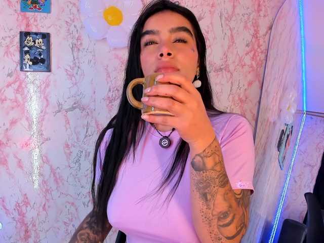 laurencamila1 live cam on BongaCams