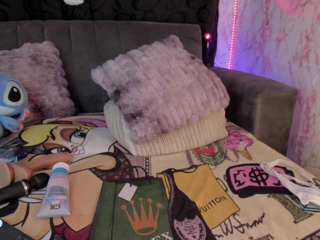 laurencamila1 live cam on BongaCams