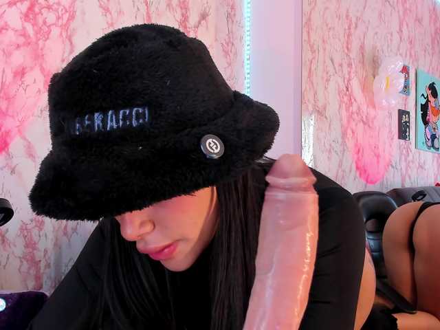 laurencamila1 live cam on BongaCams