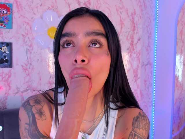 laurencamila1 live cam on BongaCams