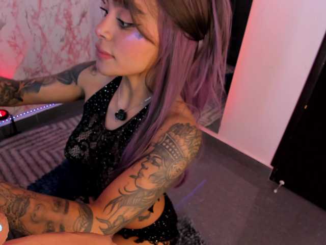 laurencamila1 live cam on BongaCams