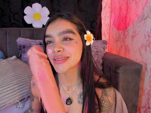 laurencamila1 live cam on BongaCams