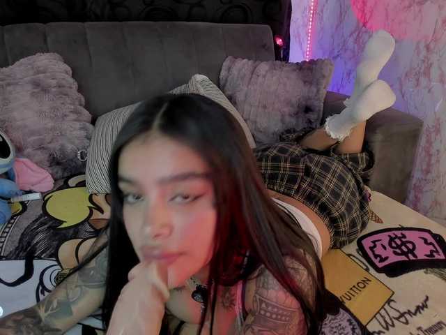 laurencamila1 live cam on BongaCams
