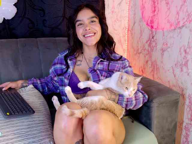 laurencamila1