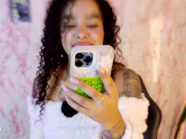 laurencamila1 webcam