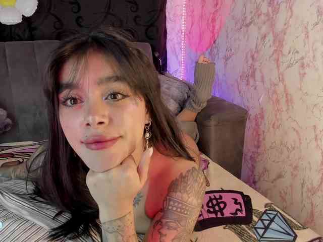 laurencamila1 webcam