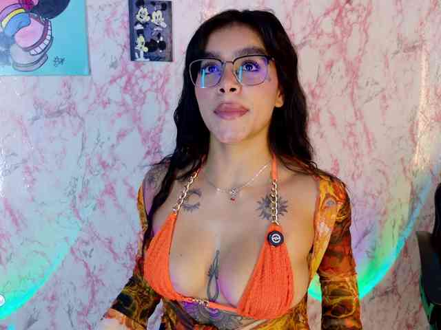 laurencamila1 webcam