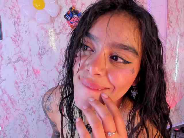 laurencamila1 webcam